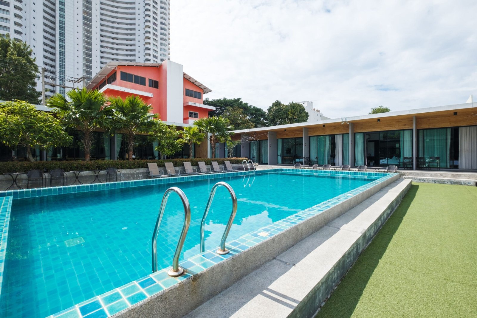 Caça Vazamentos: Empresa especializada em condomínios com Piscina
