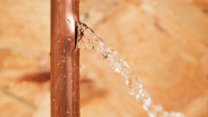 Como Detectar Aumento Súbito na Conta de Água: Sinais de Vazamento Oculto